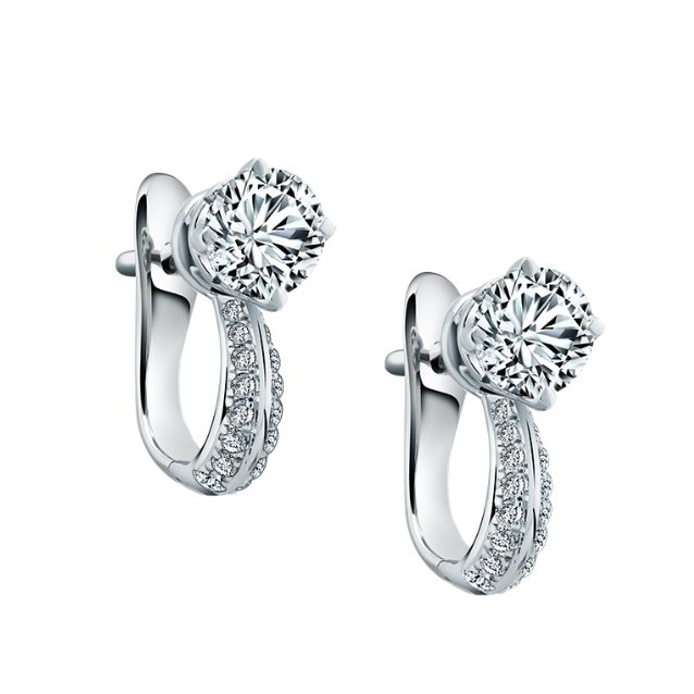 Pesona Anting-Anting Berlian MONDIAL untuk Tampil Stylish Setiap Hari