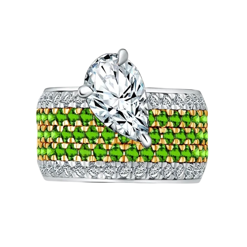 Fancy Shaped Diamond Engagement Ring yang Ada di Butik MONDIAL