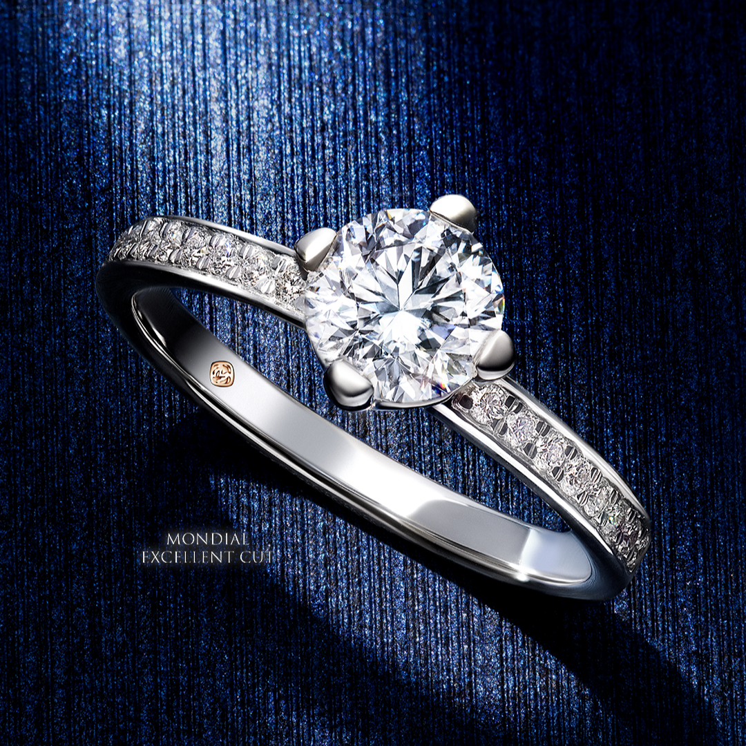 Cincin dengan Colorless Diamond Terbaik dari MONDIAL