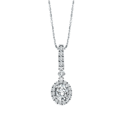 Oval Shape Diamond Pada Kalung dengan Liontin MONDIAL yang Manis