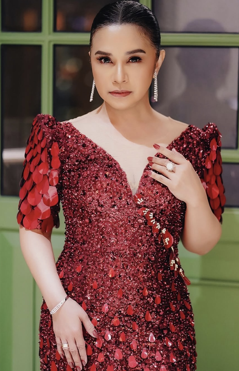 Ruth Sahanaya Memukau dengan Perhiasan Berlian dari MONDIAL