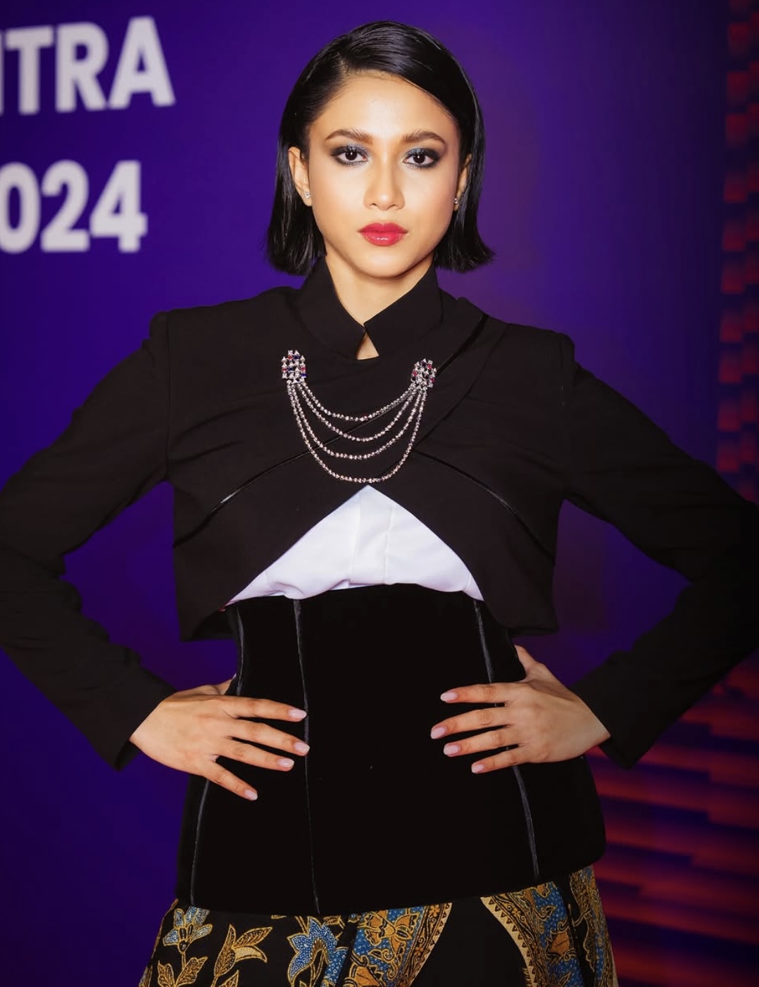 Gaya Aghniny Haque yang Berkarakter dengan Perhiasan Berlian MONDIAL