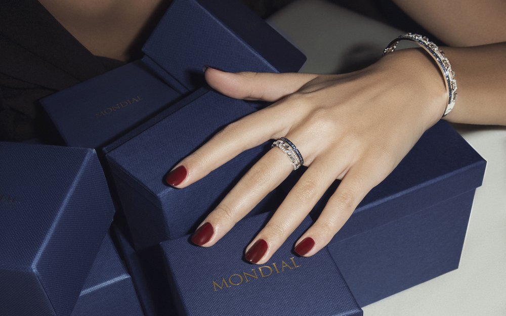 Blue Sapphire and Diamond Sebagai Bentuk Pernyataan Cinta