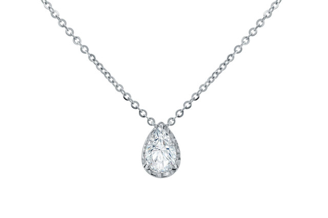 kalung-liontin