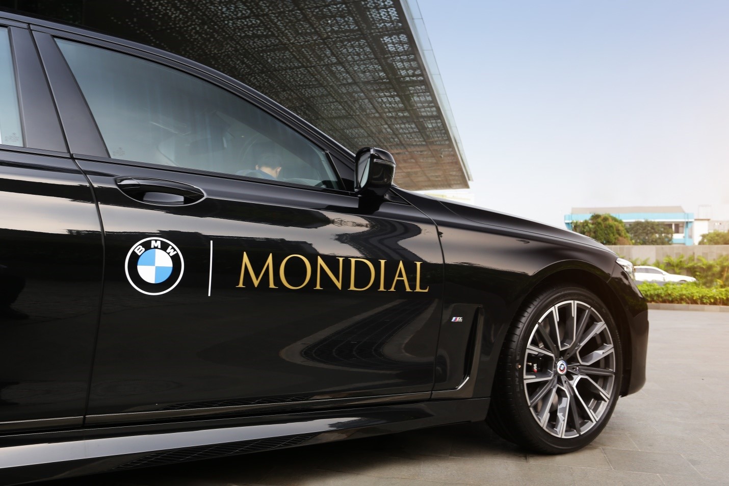 bmw-mondial