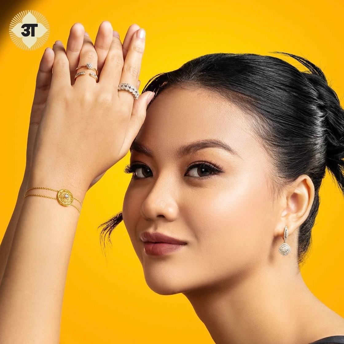 Model Gelang Emas Berhiaskan Berlian Koleksi Nusantara Seri Tara The Palace Jeweler
