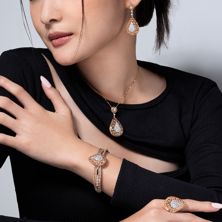 Koleksi Nusantara Untuk Tampilan Sempurna dengan Kadar Emas 18K