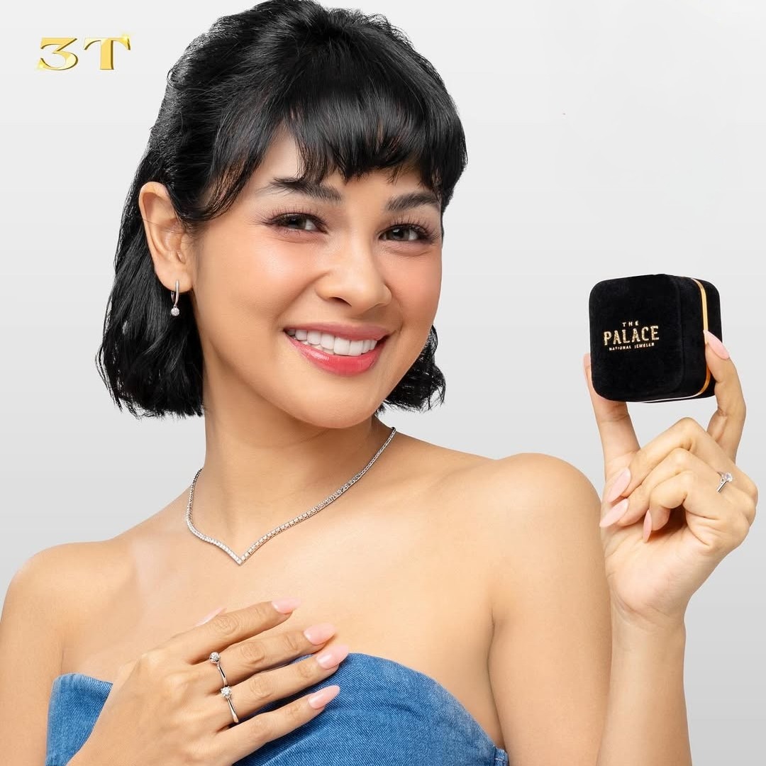 Kalung emas putih The Palace yang bikin kamu makin stylish