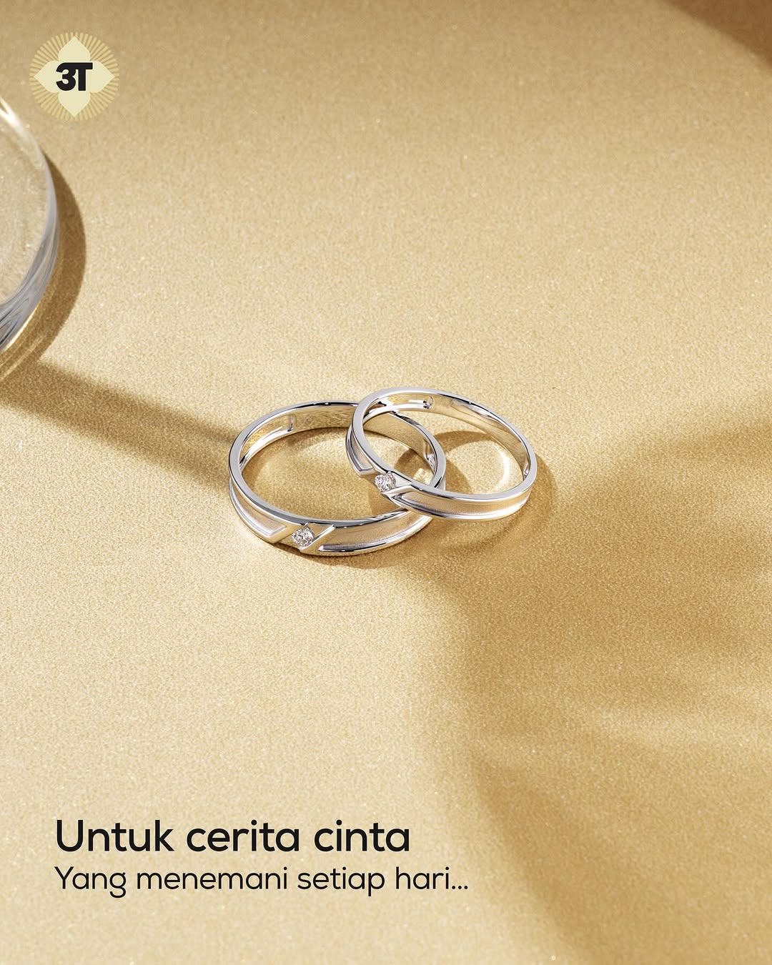 Kilau Wedding Ring dengan Ukiran Personal