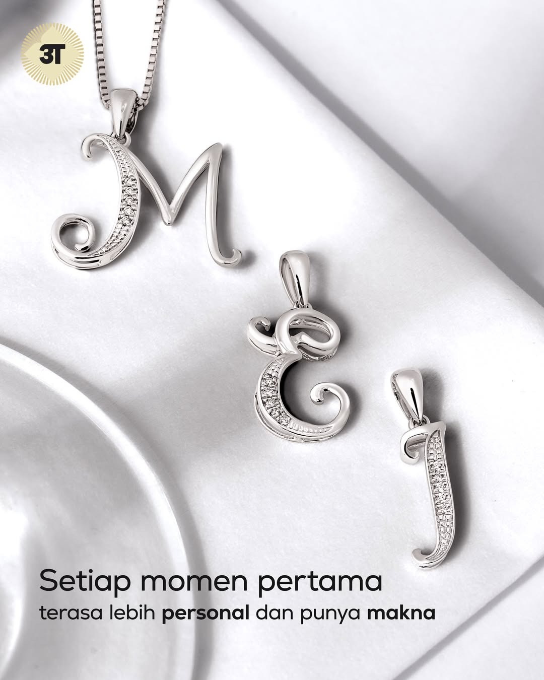 Liontin Initial untuk Melengkapi Fashion Daily Jewelry Anda