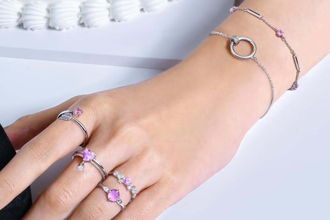 Cincin Emas Anak Perempuan yang Aman untuk Dipakai Sehari Hari
