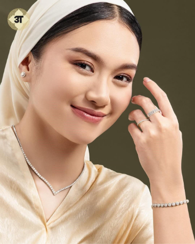 Sempurnakan Statement Look Anda dengan Koleksi Gelang Emas Putih dari The Palace Jeweler