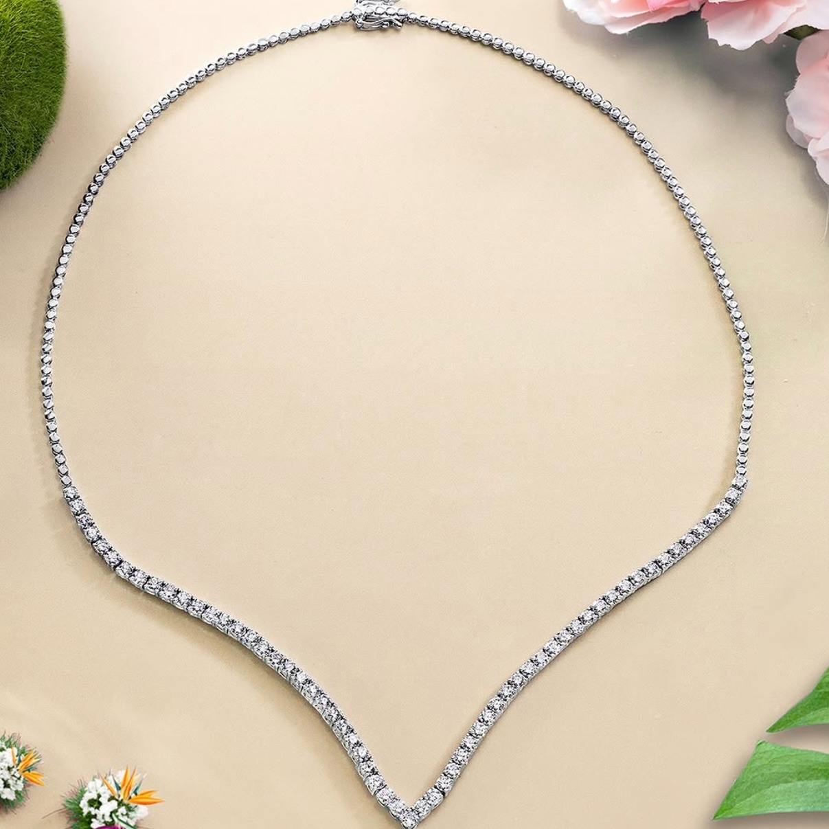 Pancarkan kilauan tersembunyi dalam diri melalui pesona kalung berlian tenis elegan