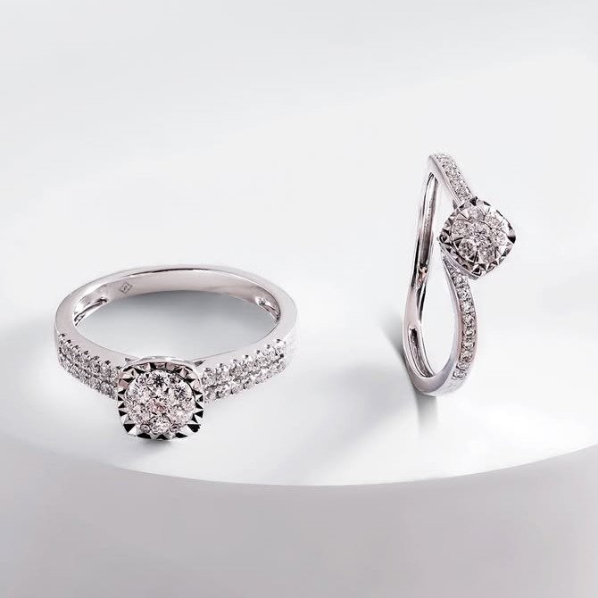 Kilau Mewah Cincin Tunangan Emas dan Berlian