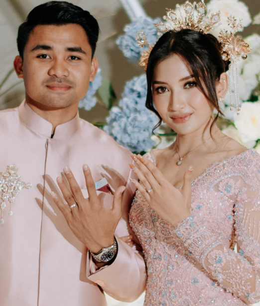 Asnawi Mangkualam dan Yuriska Patricia Tampil Serasi dengan Cincin Tunangan Couple
