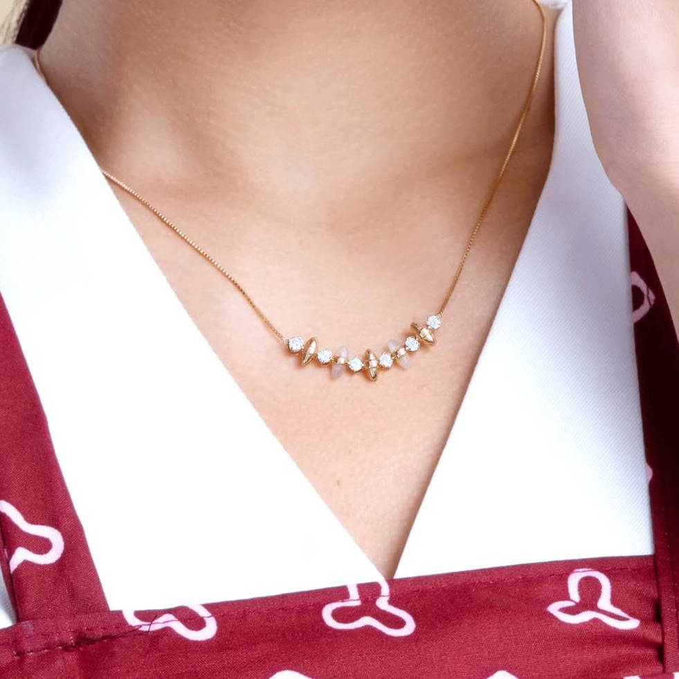 Pesona kalung dengan desain modern yang cocok buat momen spesial
