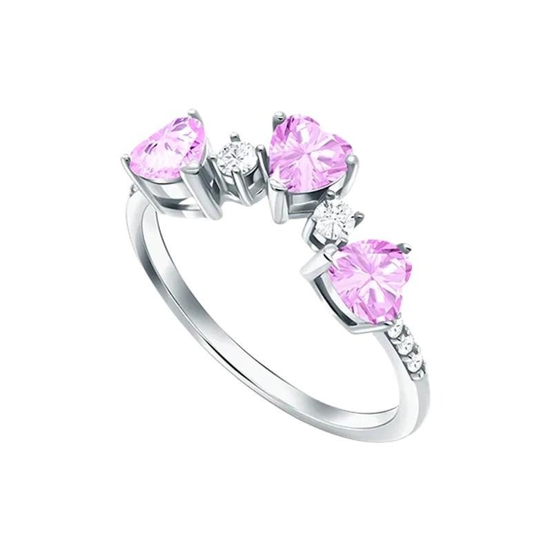 Sentuhan cincin Heart Trio Ring sempurnakan date look Anda