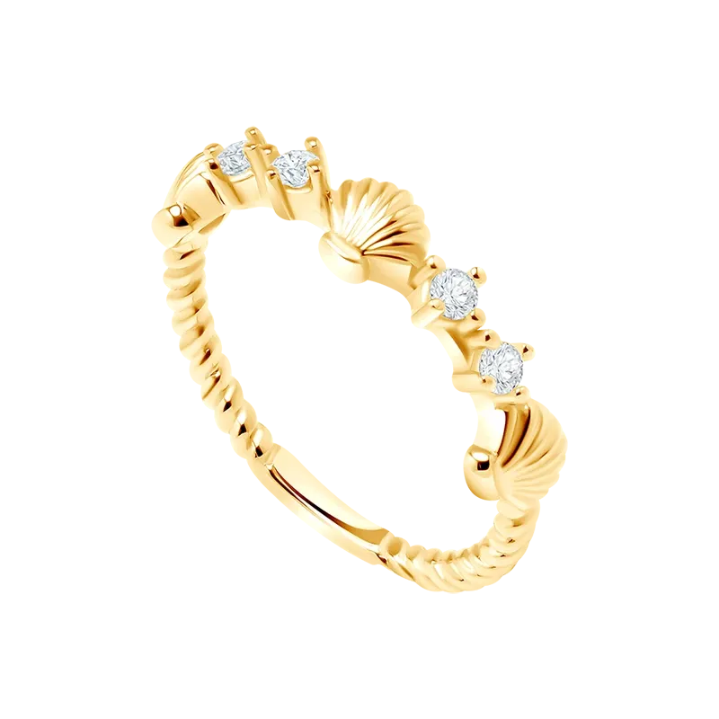 Cincin Seaside Seashell dengan look fun