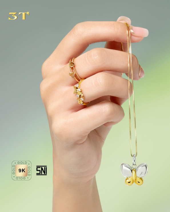Kalung Emas Liontin Kupu-kupu dengan Tampilan yang Manis dan Anggun