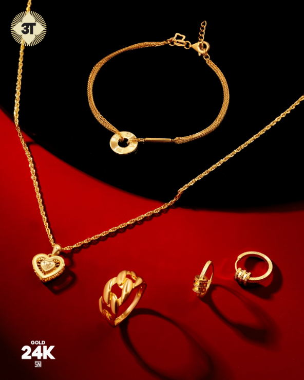 Sentuhan Mewah Gelang Emas 24K di Setiap Gerak Tangan