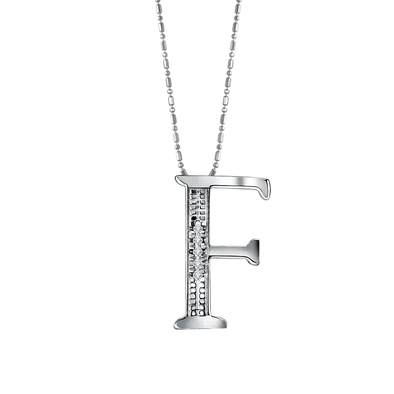 Nuansa Elegan dari Liontin Huruf Initial F dengan Desain Bold