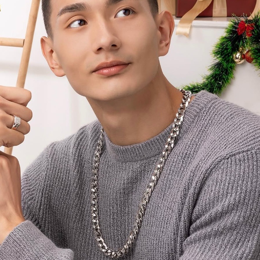 Tambahkan Aksen Maskulin dari Kalung Chain White Gold The Palace Jeweler