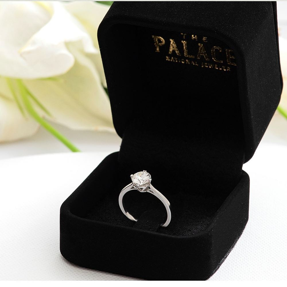 Cincin Solitaire White Gold dalam Kotak Cantik