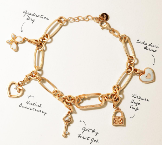 Charm Bracelets 18K Hala Gold Collection Hadiah Untuk Sempurnakan Tampilan Orang Tersayang