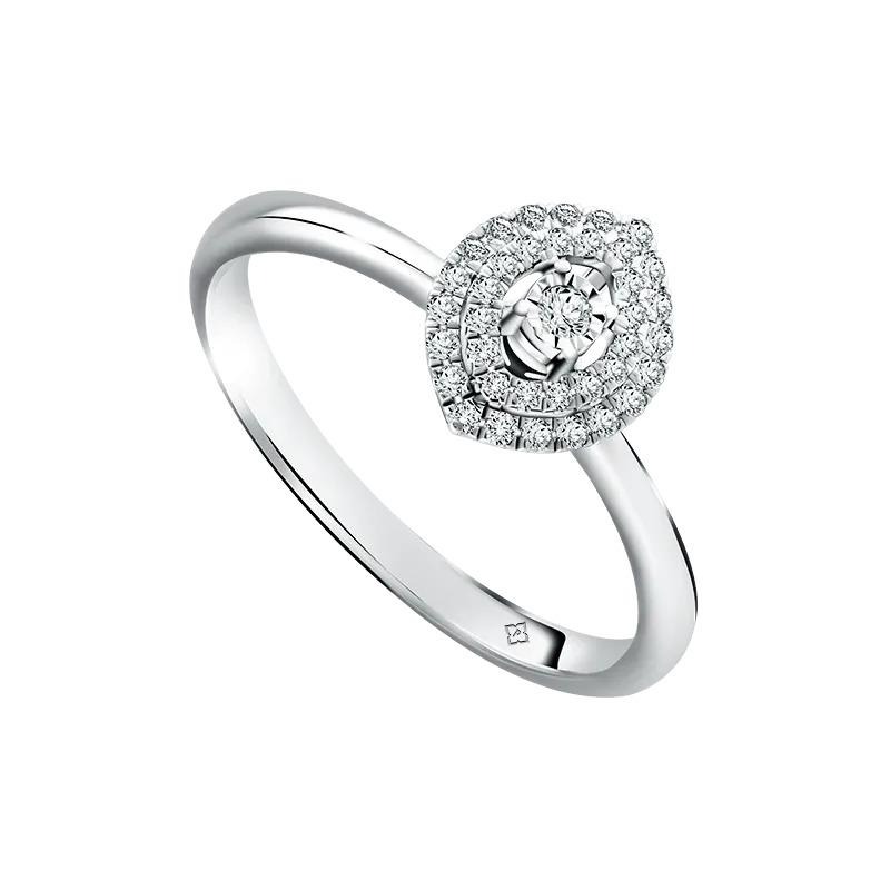Detail mewah memukau dari cincin wanita Nayana, cocok untuk berbagai acara formal