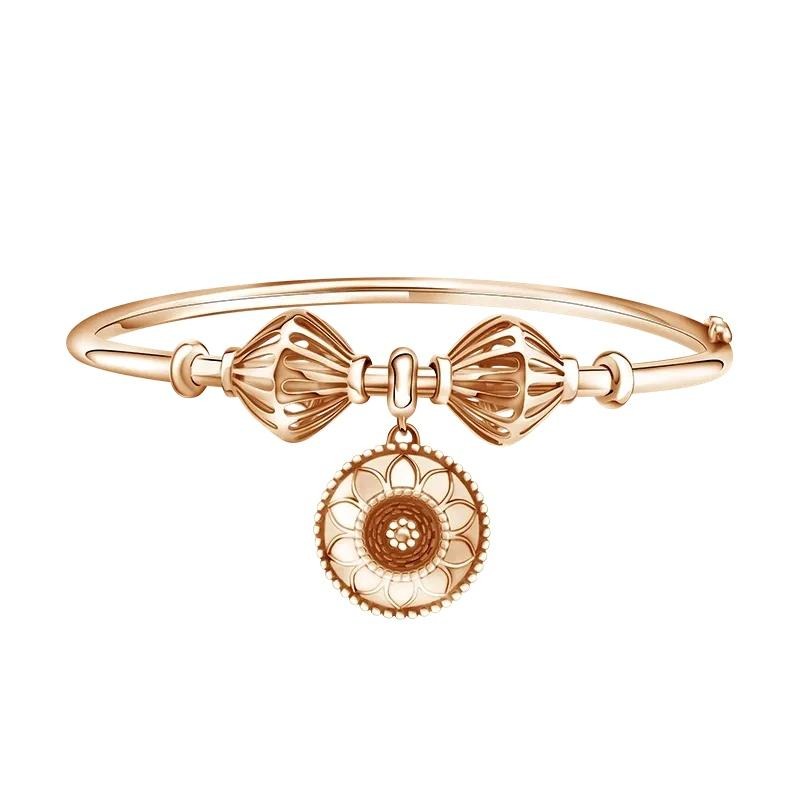 Padu-padan Gelang Bangle Nusantara Gelang Emas Tara Renda Buat Penampilan di Semua Acara Terlihat Standout