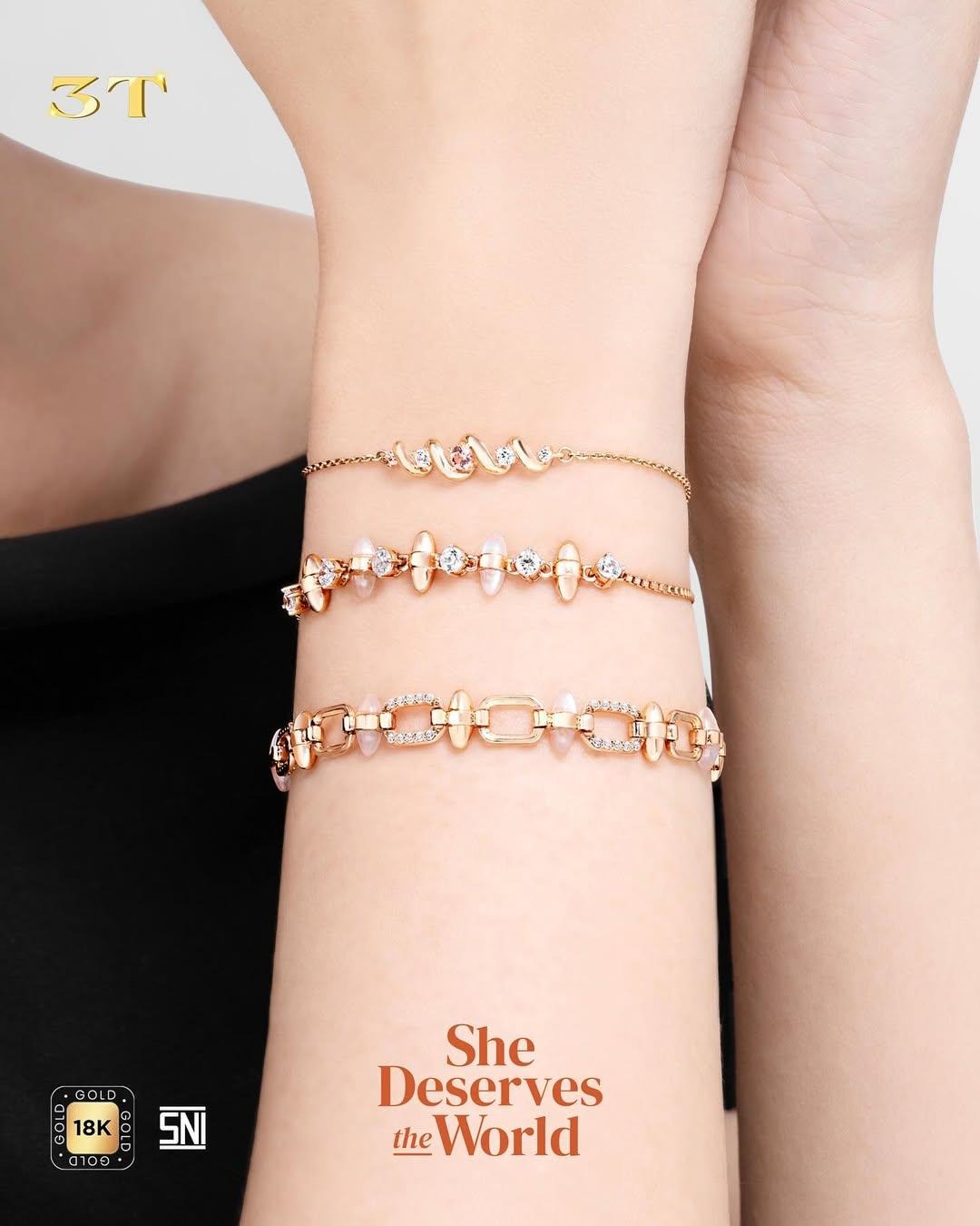 Koleksi gelang She Deserves The World