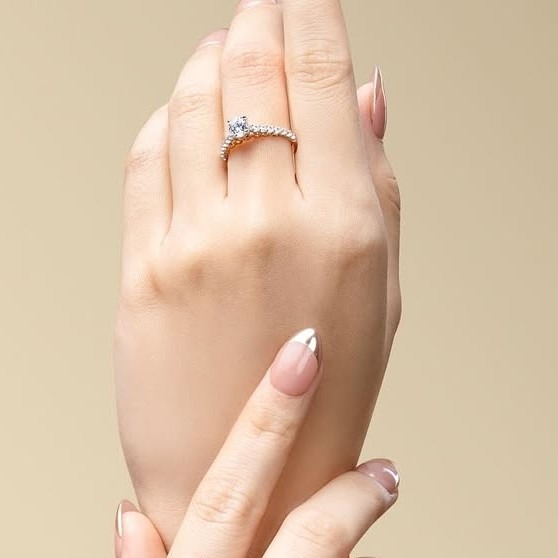 Cincin Tunangan Simple dan Feminim Simbol Cinta Sejati Tidak Pernah Pudar