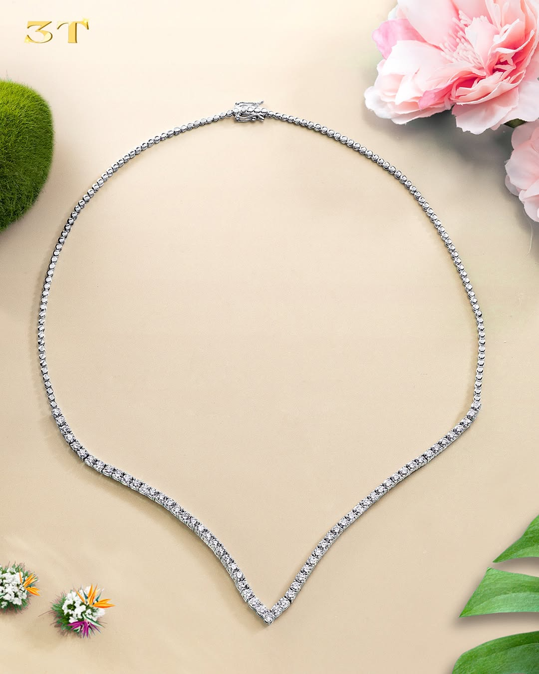 Pesona Unik Kalung V-Shaped untuk Tampil Beda
