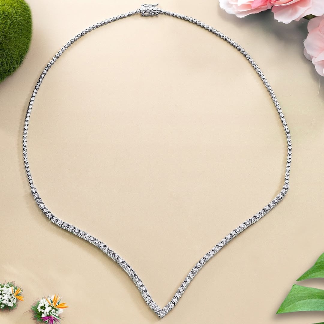 Kalung berlian tennis berikan sentuhan kemewahan di balik kesederhanaan