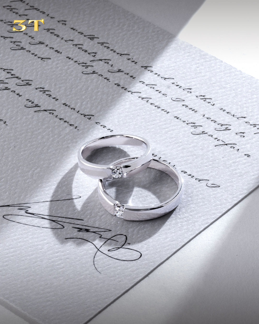 Cincin Nikah Emas Putih Idaman Couple dengan Berlian Pilihan Manis Untuk Pernikahan