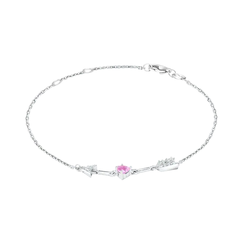 Tampil Chic dan Berkarakter Lewat Gelang Emas Putih Crush Arrow 9K