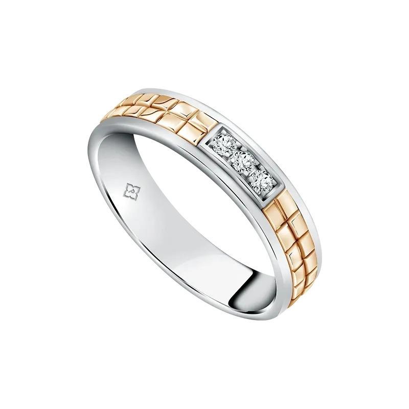 Keindahan momen ikrar akad suci yang terpancar dari cincin Trilogi Akad dari The Palace Jeweler