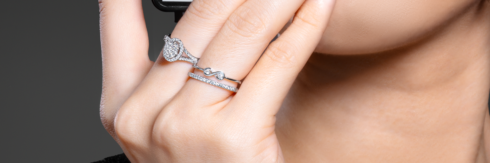 Model cincin wanita The Palace Jeweler dengan desain elegan dan modern