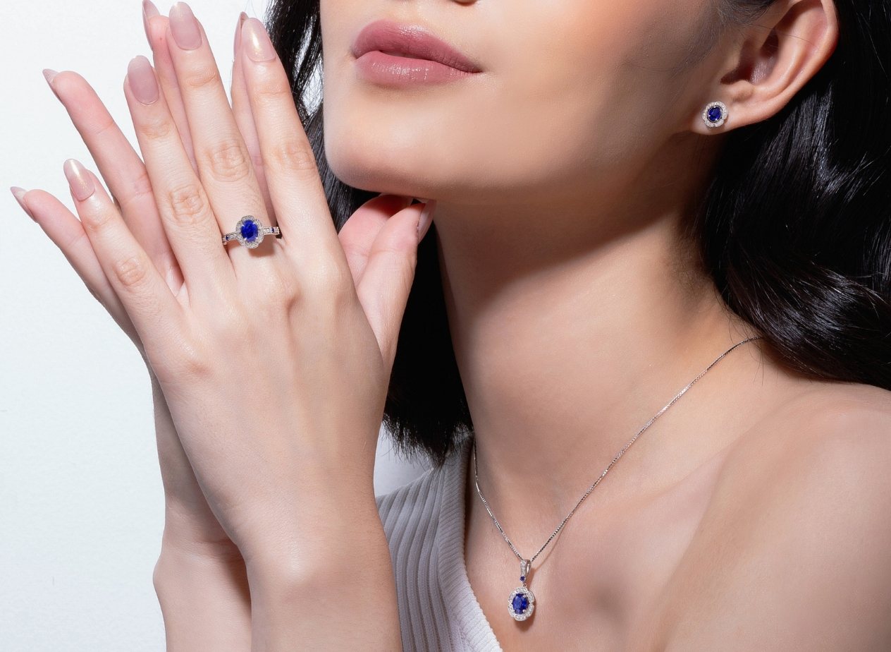 Kalung Emas Putih Wanita Murah