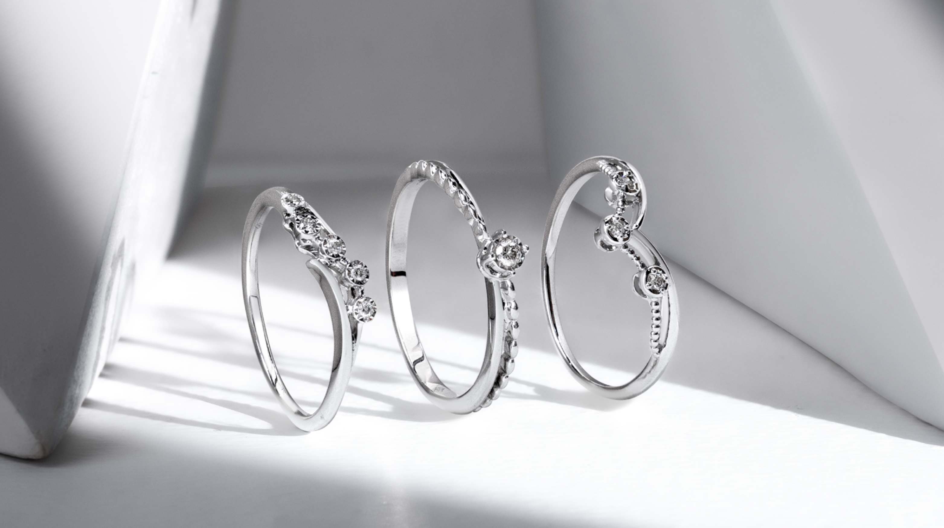 Anting-Anting Berlian Untuk Pameran Emas di Sorong